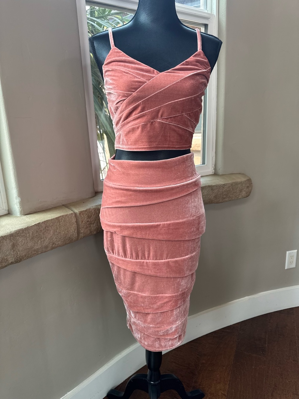 privy Dusty Rose Velvet Skirt Set - Cropped Tank & Skirt Women’s Size Large
